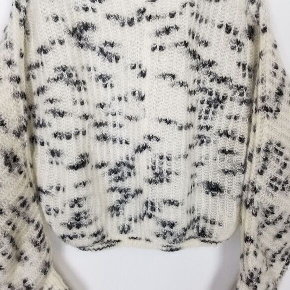 & Other Stories Women Wool Blend Pullover Sweater Sz M Crop Boxy Black White - Picture 3 of 8